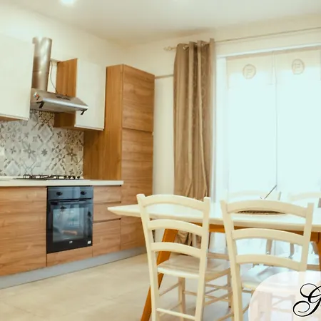 Domus Deianas Two Spacious Private Apartments In Cagliari