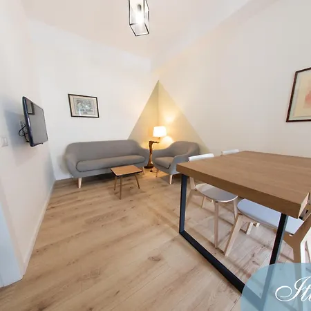 Domus Deianas Two Exclusive Use Apartments In Cagliari Vendégház